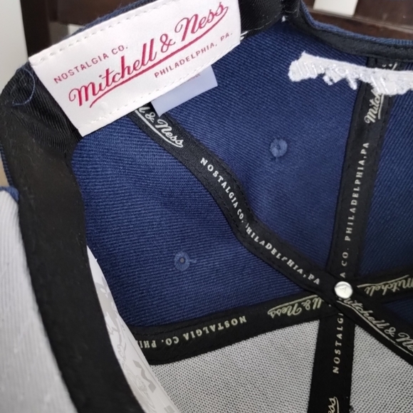 Mitchell & Ness Georgetown Hoyas Spray Paint Adjustable Snapback Hat Navy NCAA - Picture 5 of 6